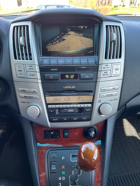 2009 Lexus RX 2nd Gen - Image 10 of 20