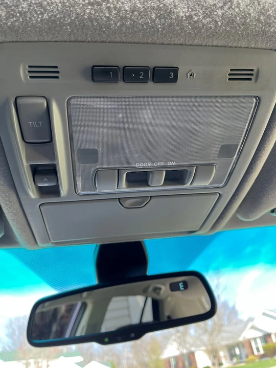 2009 Lexus RX 2nd Gen - Image 11 of 20