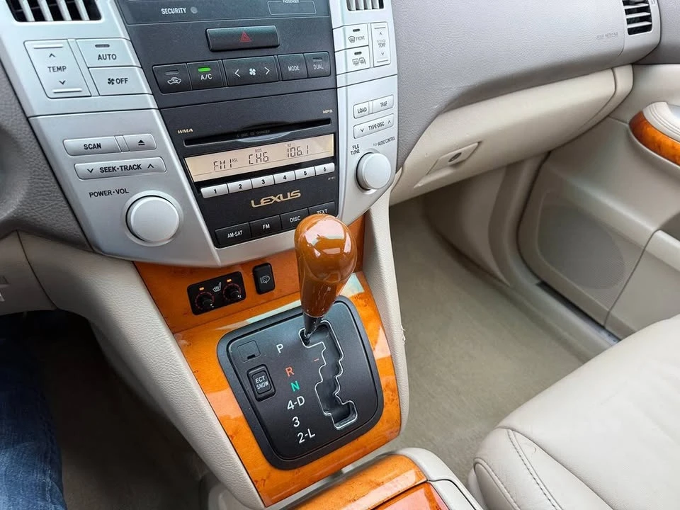 2009 Lexus RX 2nd Gen - Image 19 of 20