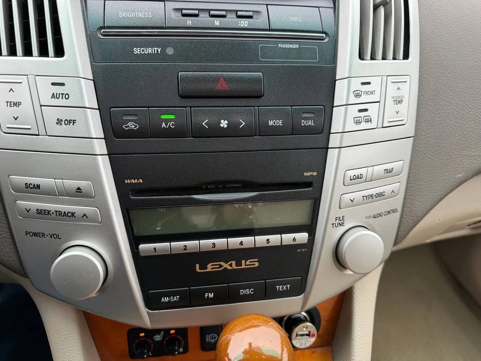 2009 Lexus RX 2nd Gen - Image 16 of 20