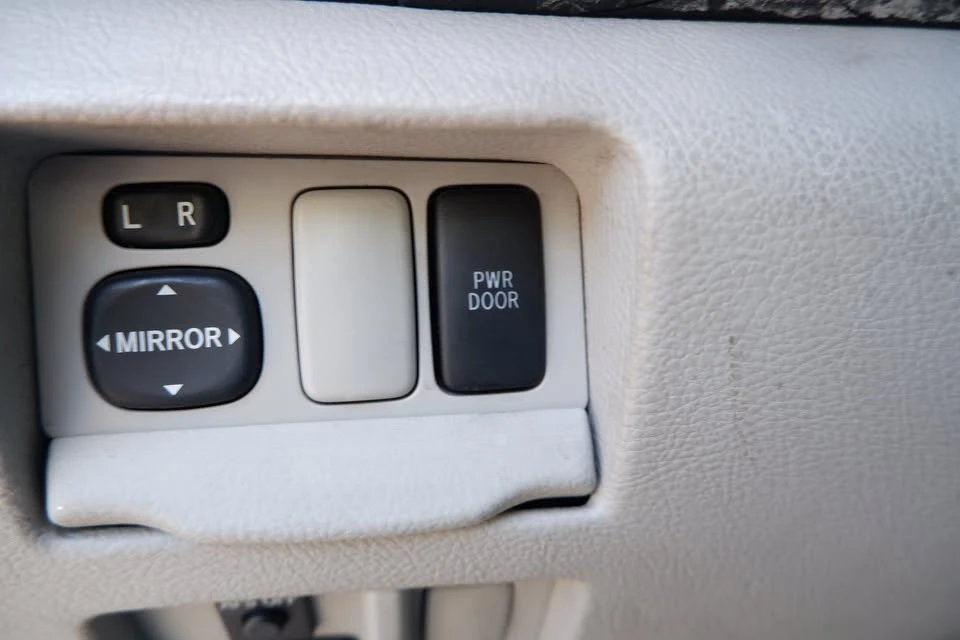 2009 Lexus RX 3rd Gen - Image 10 of 20