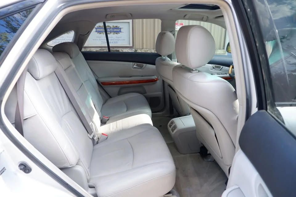 2009 Lexus RX 3rd Gen - Image 19 of 20