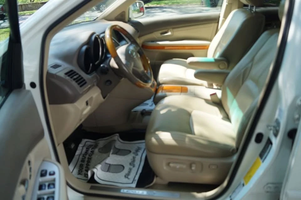2009 Lexus RX 2nd Gen - Image 16 of 19