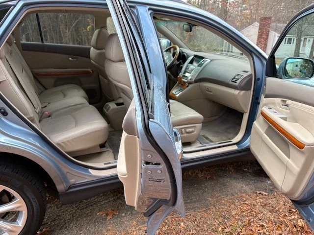 2009 Lexus RX 2nd Gen - Image 10 of 20