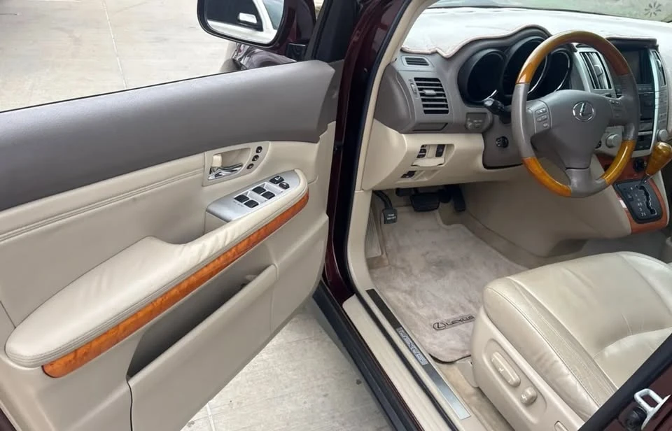 2009 Lexus RX 2nd Gen - Image 5 of 10