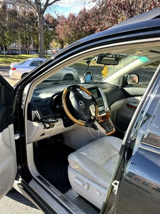 2009 Lexus RX 2nd Gen - Image 7 of 8