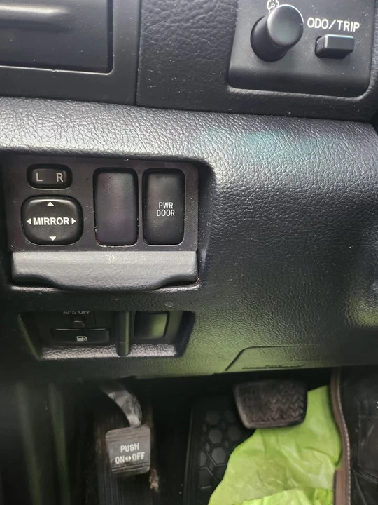 2009 Lexus RX 2nd Gen - Image 15 of 19