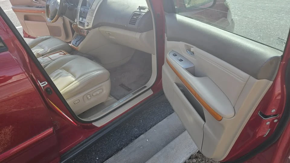 2009 Lexus RX 2nd Gen - Image 12 of 17