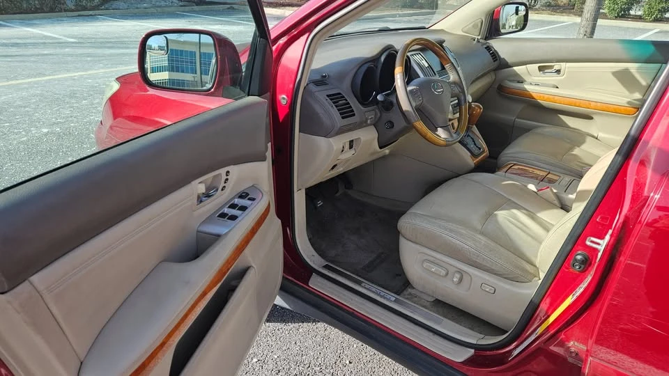 2009 Lexus RX 2nd Gen - Image 8 of 17