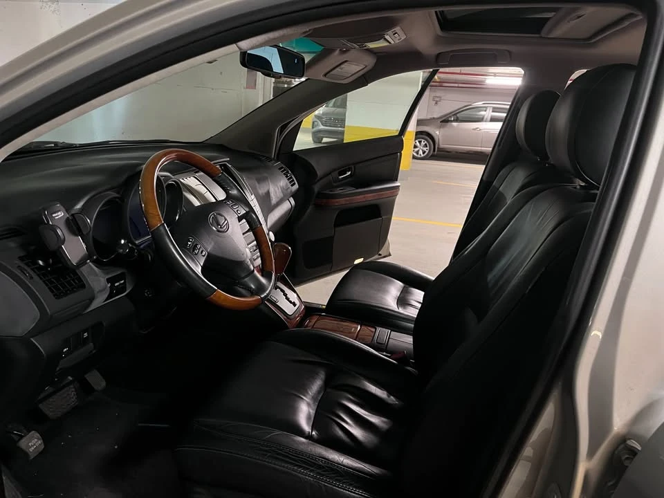2009 Lexus RX 2nd Gen - Image 5 of 8