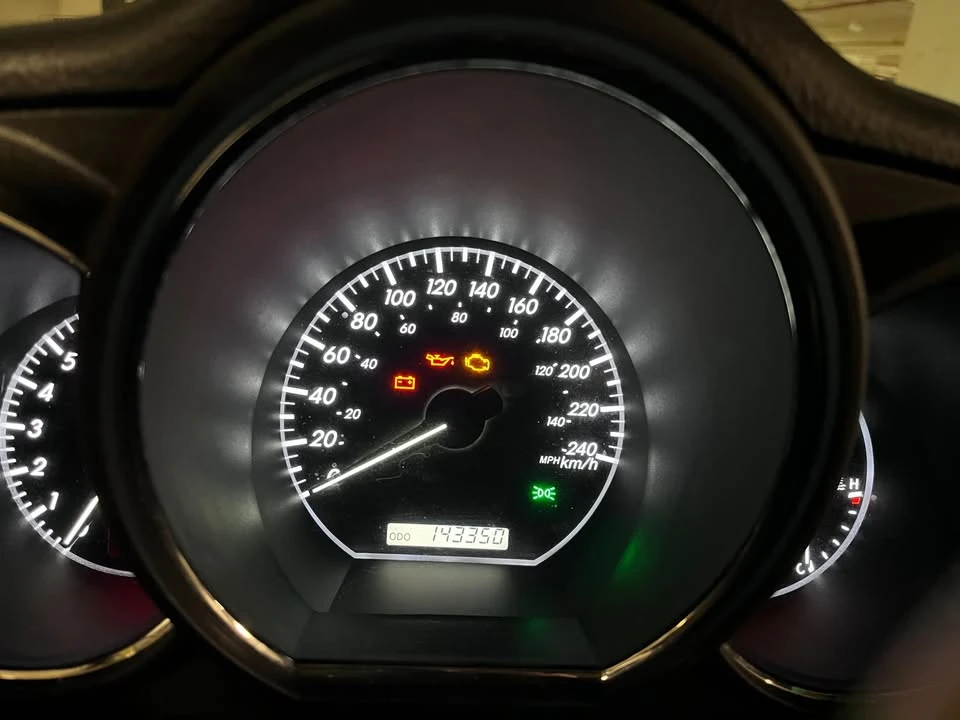 2009 Lexus RX 2nd Gen - Image 3 of 8