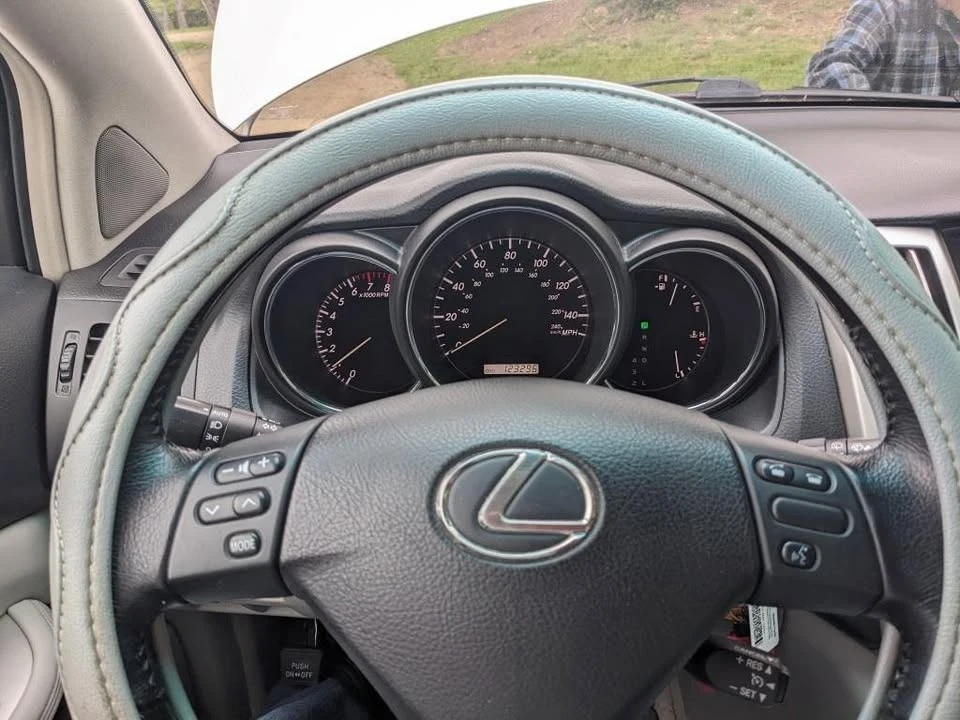 2009 Lexus RX 2nd Gen - Image 16 of 19