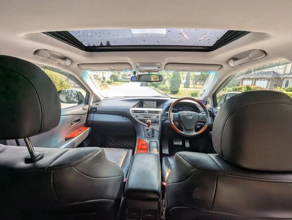 2009 Lexus RX 3rd Gen - Image 15 of 20