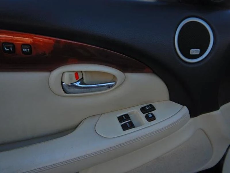 2009 Lexus SC430 - Image 10 of 19