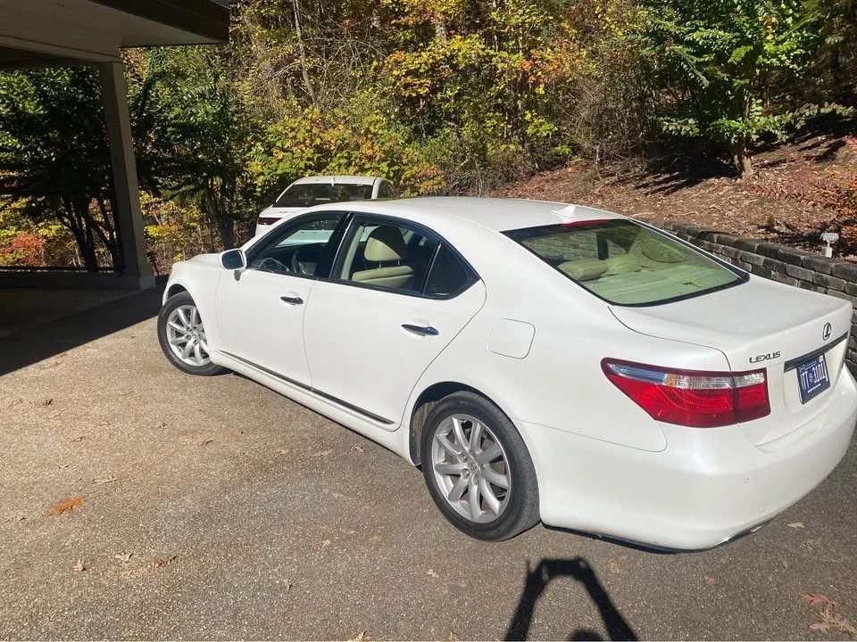 2009 Lexus LS 4th Gen - Image 7 of 10