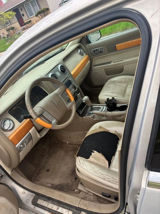 2009 Lincoln LS - Image 6 of 9