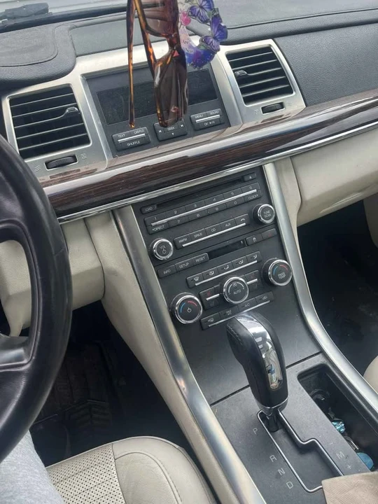 2009 Lincoln MKS - Image 7 of 9