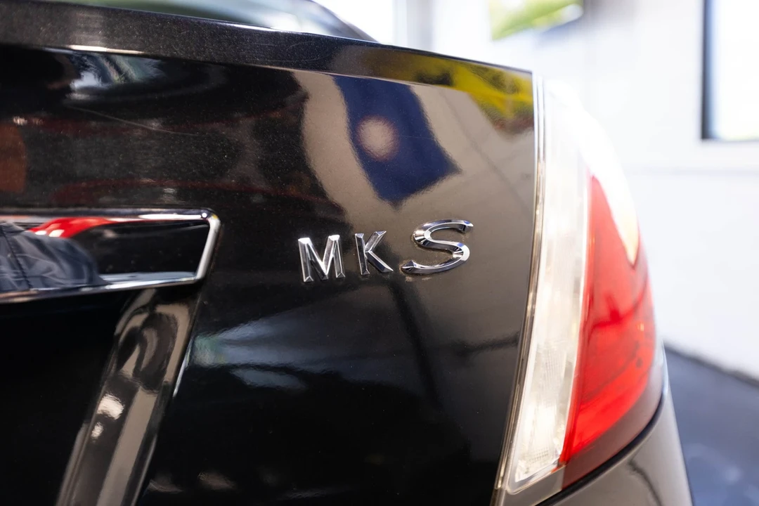 2009 Lincoln MKS - Image 10 of 12