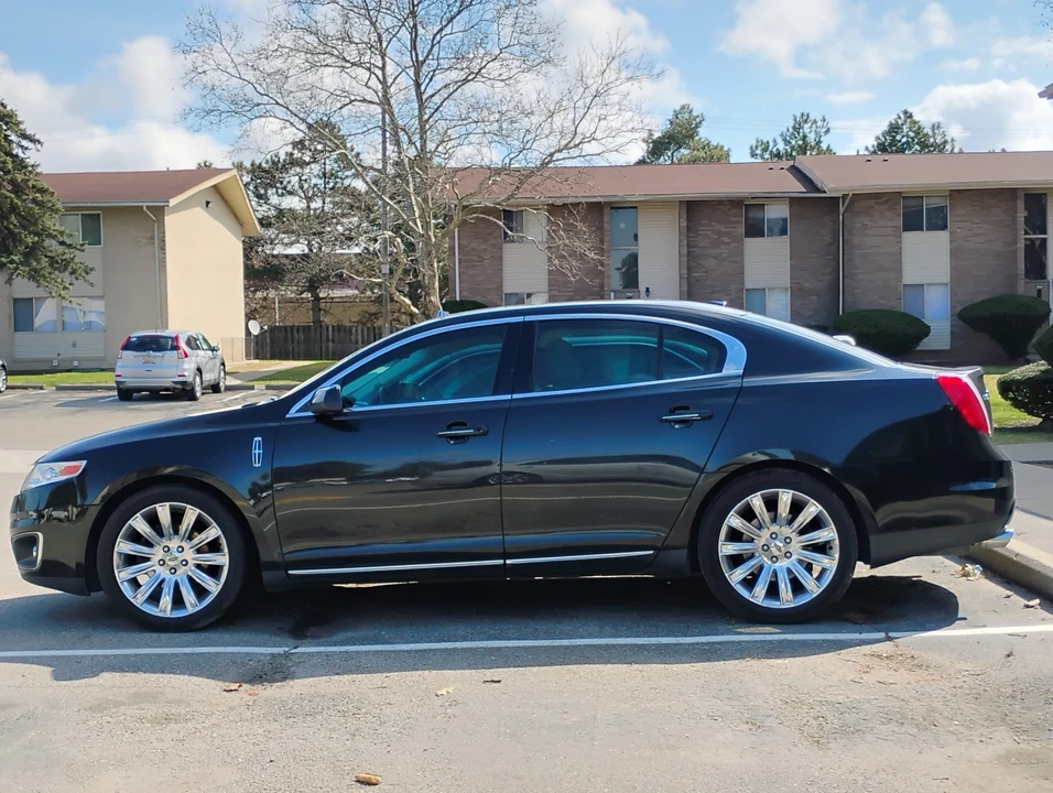 2009 Lincoln MKS - Image 2 of 10