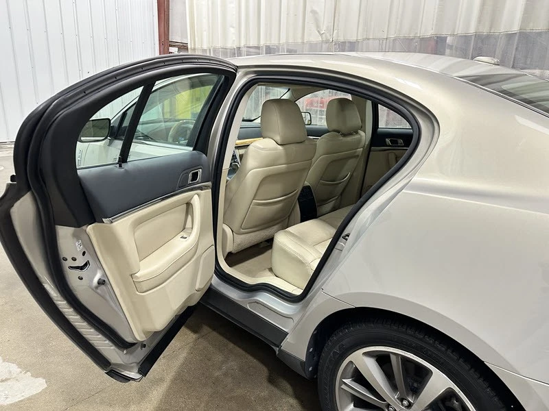 2009 Lincoln MKS - Image 10 of 20