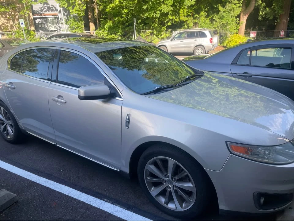 2009 Lincoln MKS - Image 2 of 10