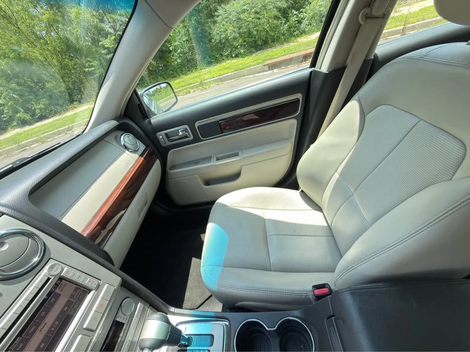 2009 Lincoln MKZ - Image 8 of 10