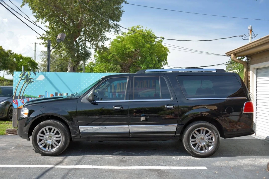 2009 Lincoln Navigator 3rd Gen - Image 5 of 12