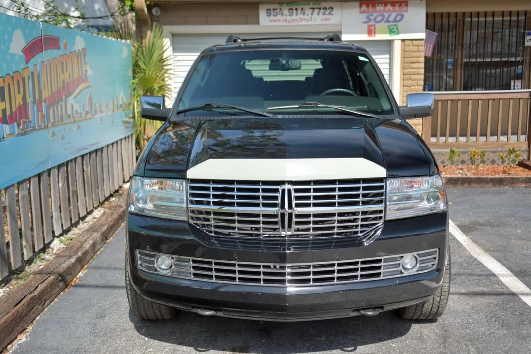 2009 Lincoln Navigator 3rd Gen - Image 3 of 12