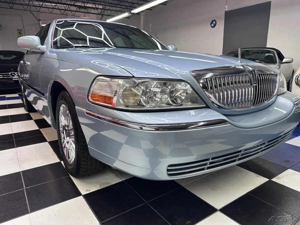 2009 Lincoln Town Car - Image 5 of 21