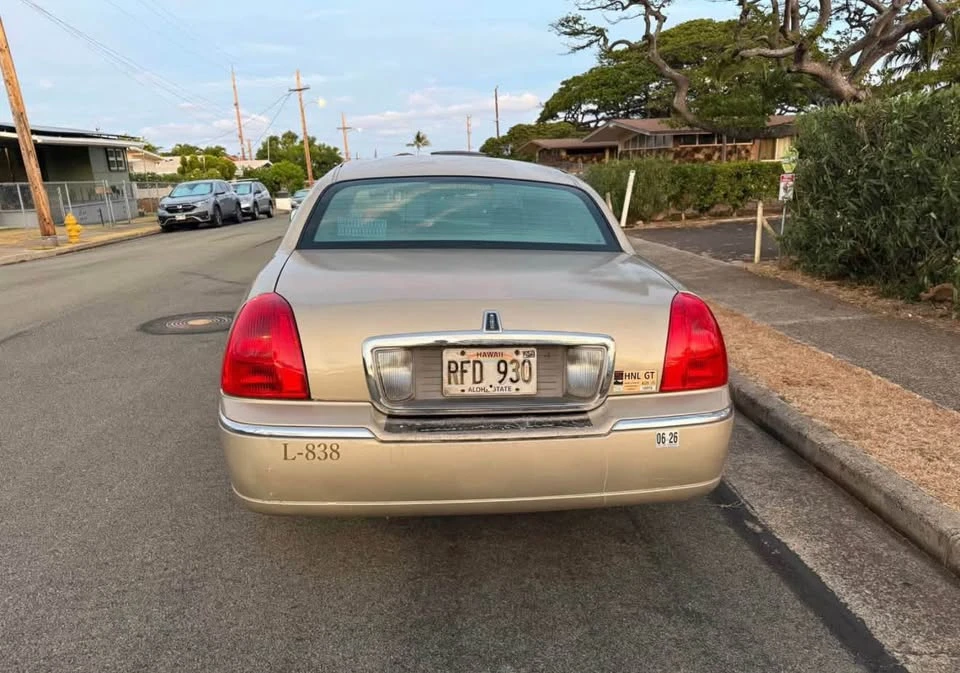 2009 Lincoln Town Car - Image 6 of 10