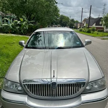 2009 Lincoln Town Car Signature Limited Sedan 4D
