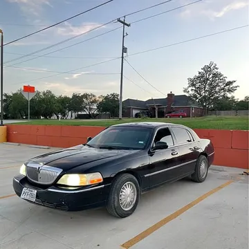 2009 Lincoln Town Car Signature Limited Sedan 4D