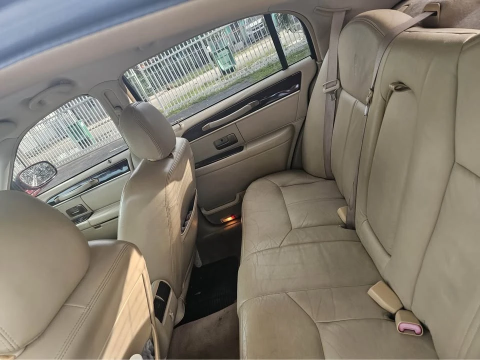 2009 Lincoln Town Car - Image 6 of 7