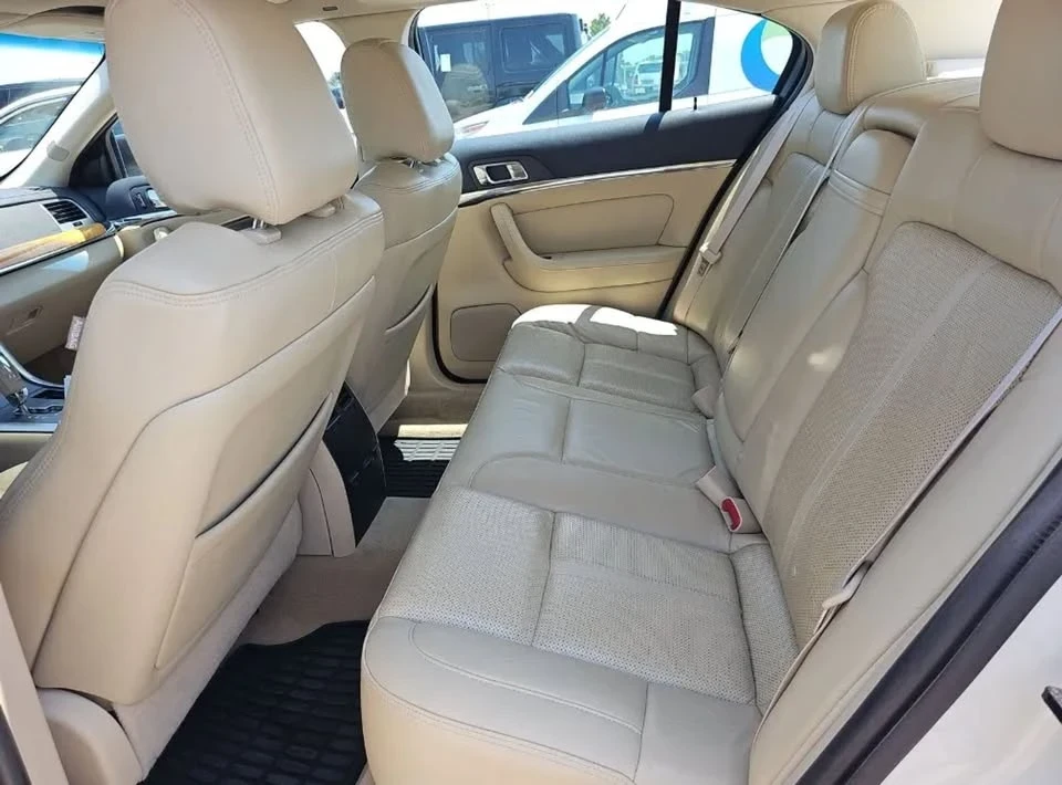 2009 Lincoln MKS - Image 8 of 11