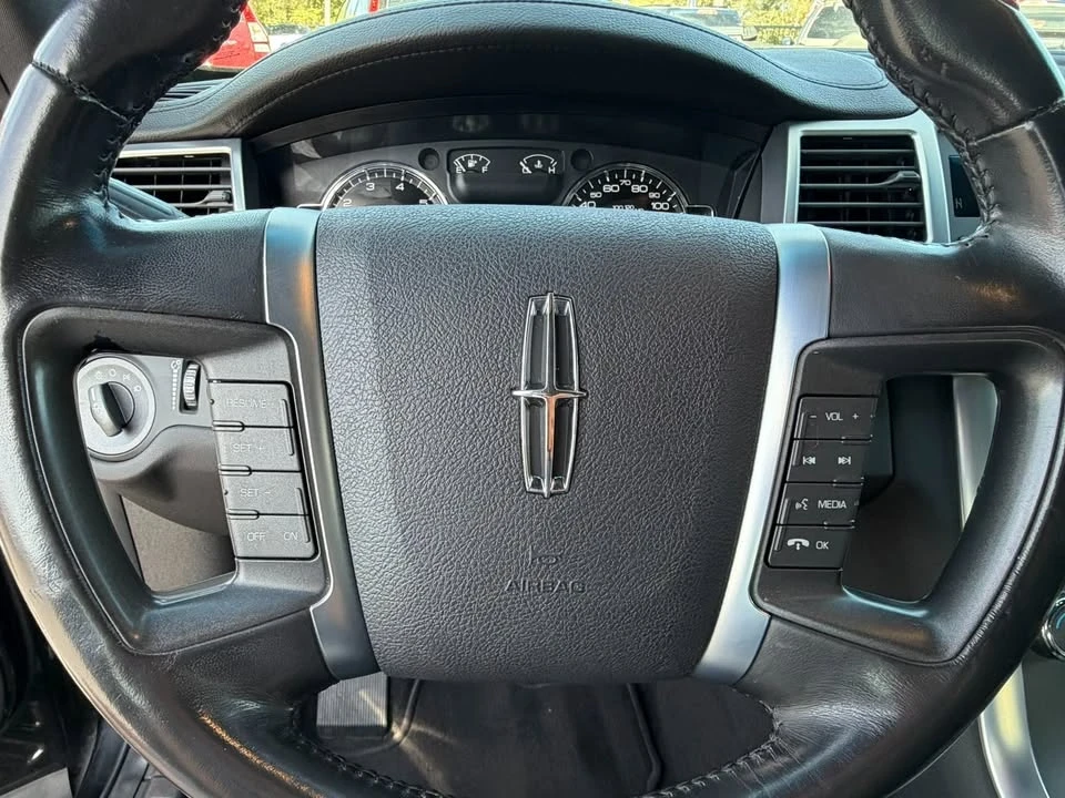 2009 Lincoln MKS - Image 9 of 16