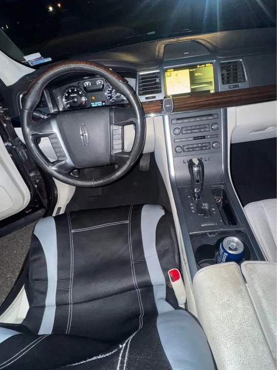 2009 Lincoln MKS - Image 11 of 13