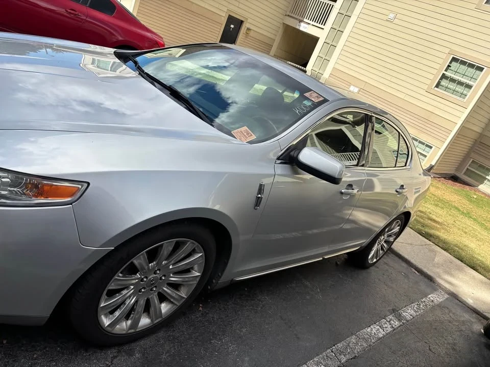 2009 Lincoln MKS - Image 2 of 9