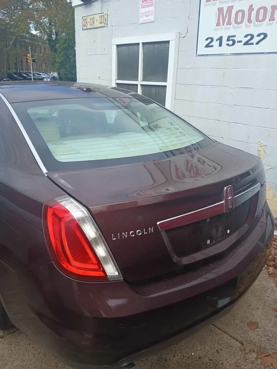 2009 Lincoln MKS - Image 2 of 2