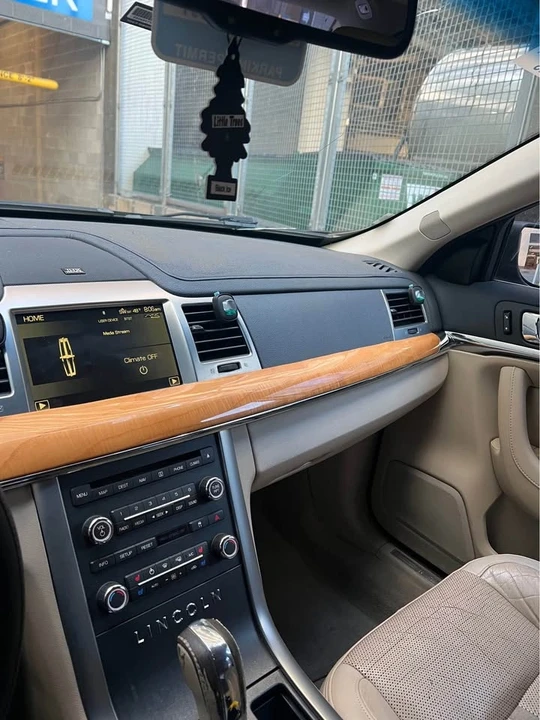 2009 Lincoln MKS - Image 10 of 16