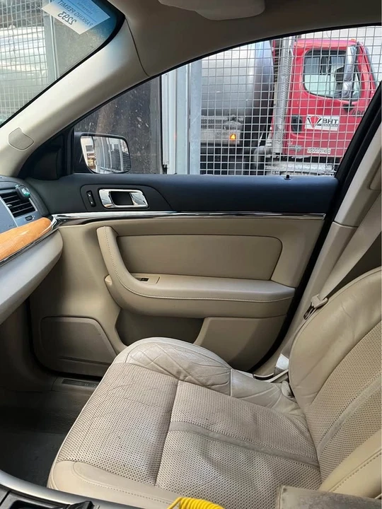 2009 Lincoln MKS - Image 14 of 16