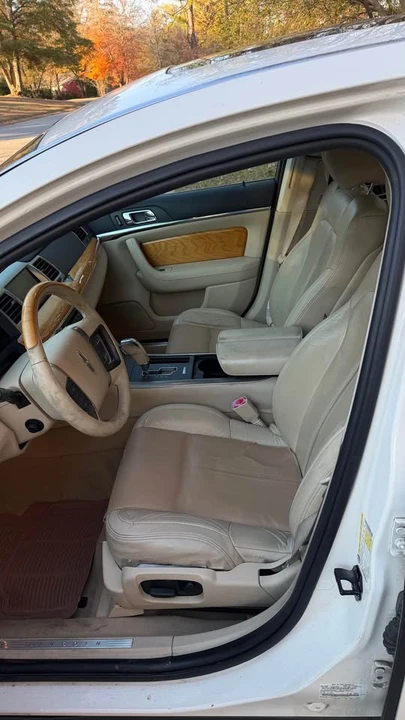 2009 Lincoln MKS - Image 9 of 15