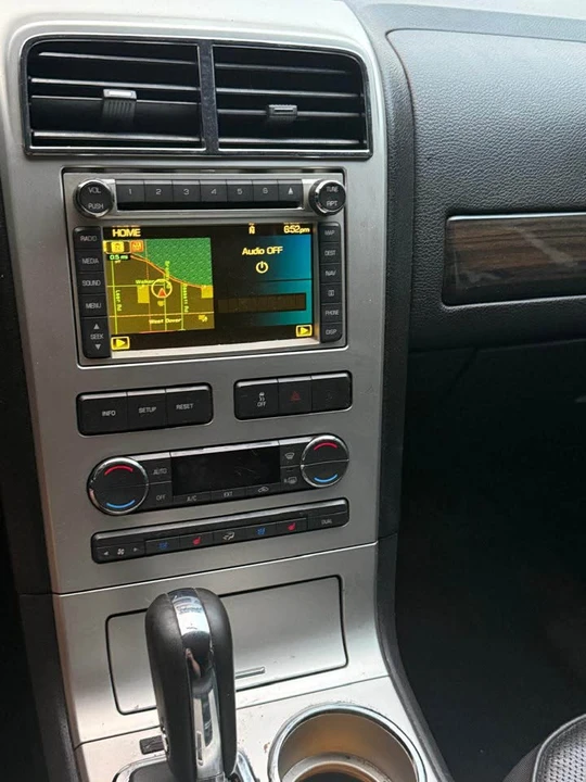 2009 Lincoln MKX - Image 10 of 16