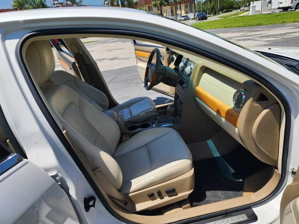 2009 Lincoln MKZ - Image 10 of 19