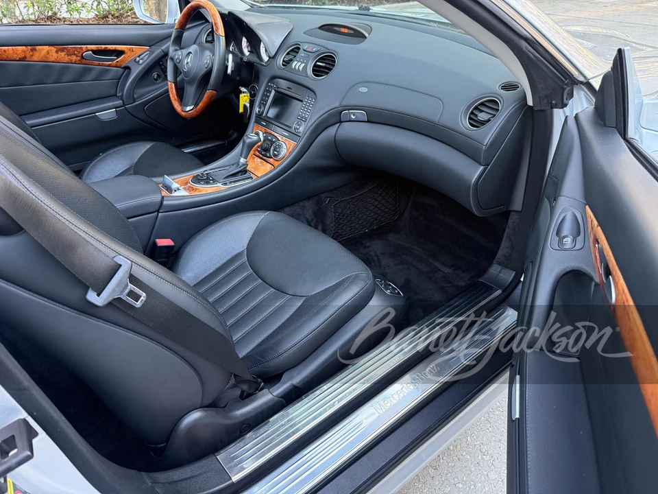 2009 Mercedes-Benz R230 SL-Class - Image 10 of 31