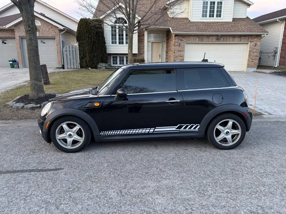 2009 Mini Mini 2nd Gen - Image 2 of 8