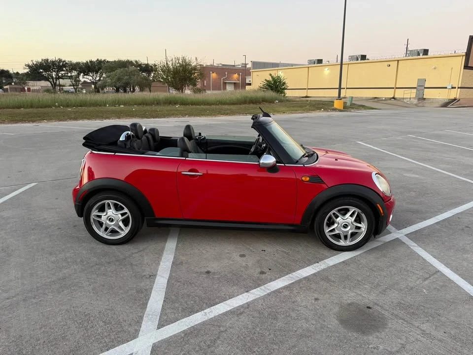 2009 Mini Mini 2nd Gen - Image 2 of 20