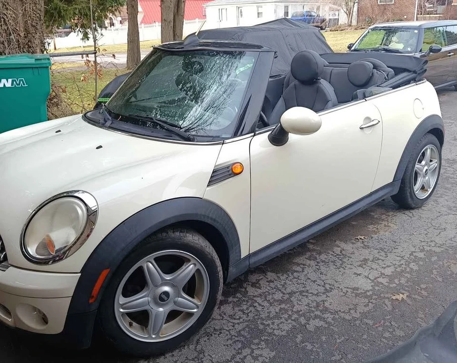 2009 Mini Coupe & Roadster - Image 2 of 3