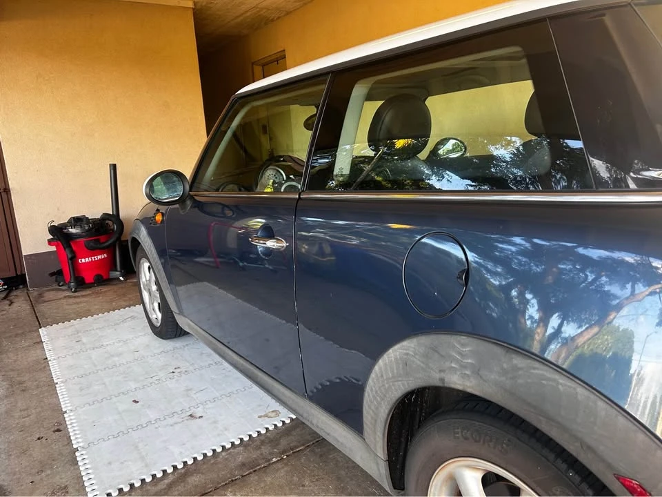 2009 Mini Mini 2nd Gen - Image 2 of 12