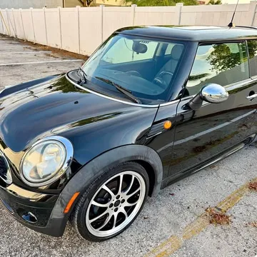 2009 MINI Cooper Cooper Hatchback 2D