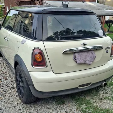 2009 MINI Cooper Hatchback 2D